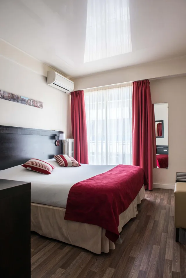 غرفة بسرير مزدوج بشرفة، Exclusive Hotel Comte De Nice 3/10