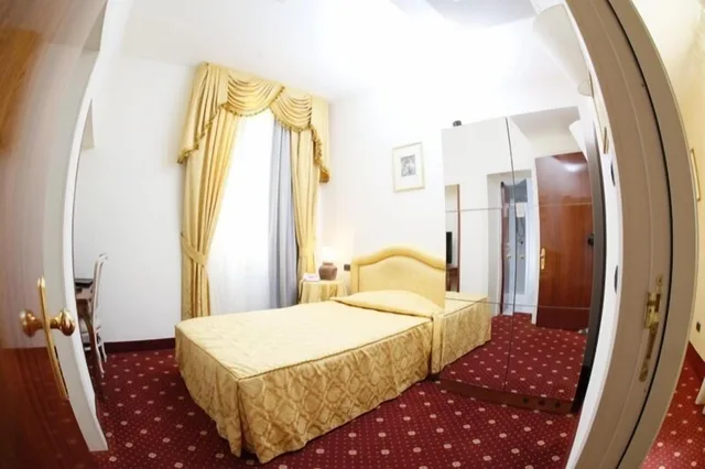 غرفة قياسية بسرير كوين، Grande Albergo Internazionale 4/7