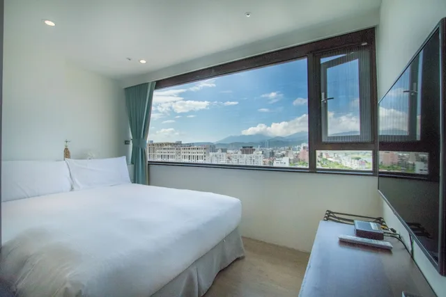 غرفة كلاسيكية بسرير مزدوج وسريرين منفصلين بحمام خاص، Nk Hostel 2/8