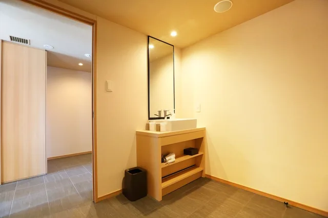 جناح بسريرين مزدوجين مع أريكة، Henn na Hotel Premier Kyoto Gojo Karasuma 9/9