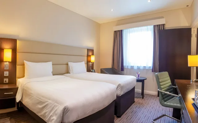 غرفة متصلة عائلية، Premier Inn Doha Education City 1/4
