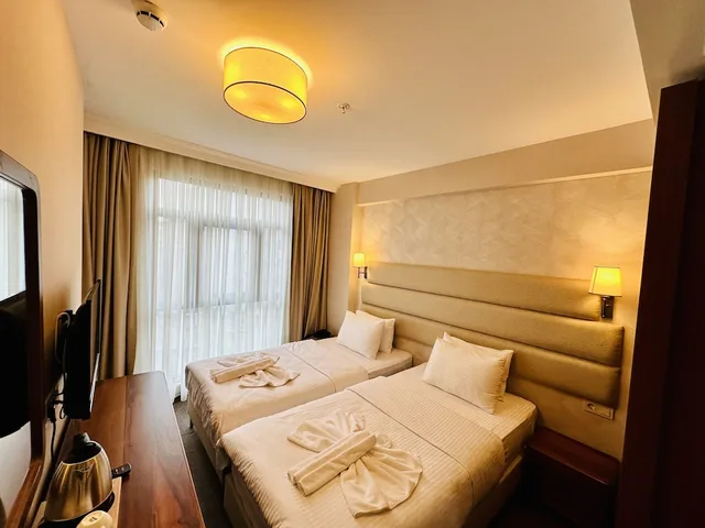 غرفة قياسية بسرير كوين بإطلالة على المدينة، Istanbul Midpoint Hotel 1/10