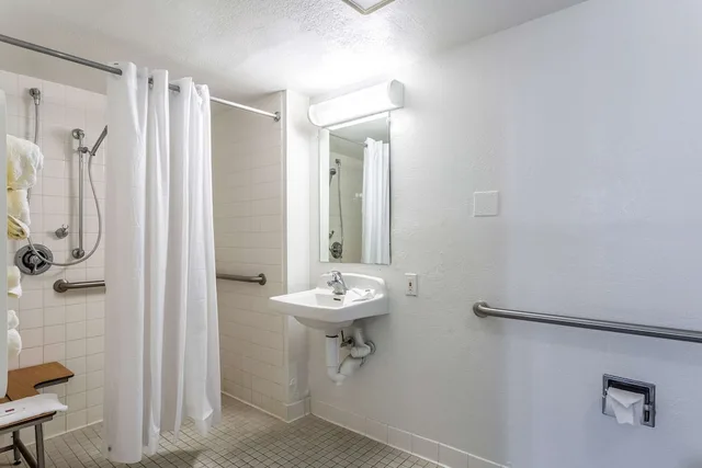 غرفة قياسية بسرير كينج لذوي الإعاقة، Motel6 Blythe, CA 7/10