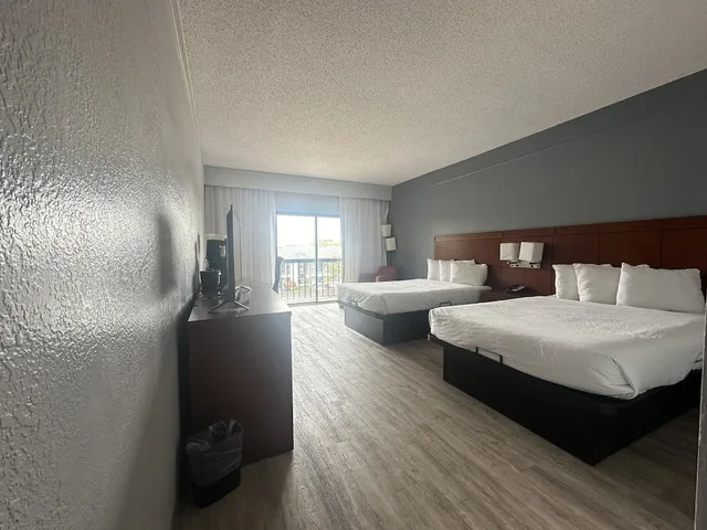 غرفة بسريرين مزدوجين، Super 8 by Wyndham Dallas Love Field Airport 5/10