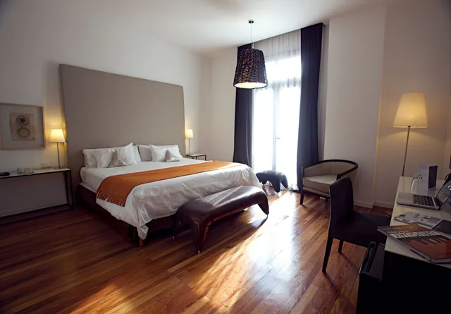 Suite, King Bed, Esplendor by Wyndham Montevideo Cervantes 8/10