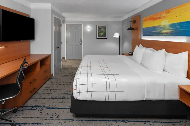 غرفة بسرير كينج، La Quinta Inn Champaign 4/10