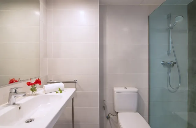 غرفة ثلاثية بسريرين مزدوجين، Roquetas el Palmeral By Pierre Vacances Ex Ohtels Roquetas 9/10