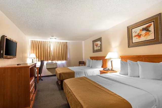 غرفة قياسية بسريرين كوين للمدخنين، Econo Lodge Inn And Suites Clinton 1/4