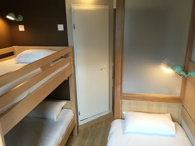 Room, Triple, Single, Bunk Bed، Hotel Reseda Paris Bagnolet 5/5