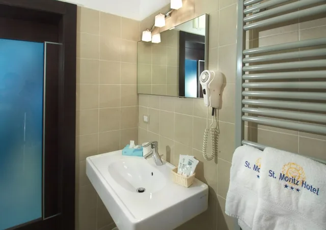 Superior, Double Bed, Hotel St. Moritz 7/9