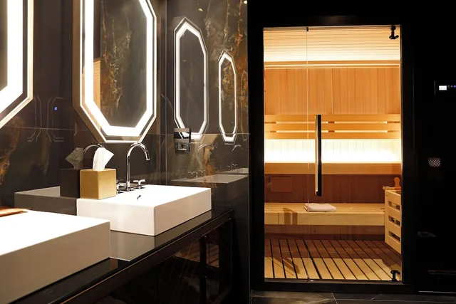 2 Bedrooms, Signature, Suite, King and Twin Beds, City View, Sauna، U Visionary Rome Hotel 1/1