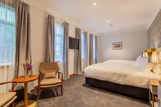 غرفة عائلية بسرير كوين وسرير فردي، Wigram Hotel 1/2