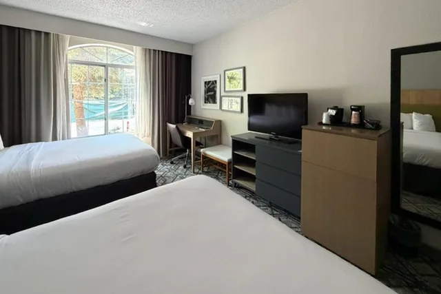 غرفة بسريرين كوين، Country Inn & Suites by Radisson, Novi, MI 3/10