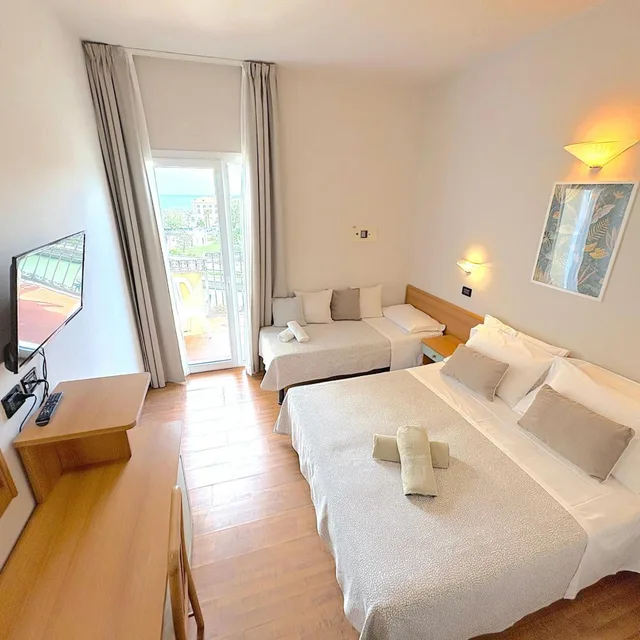 غرفة ثلاثية بشرفة، Hotel President Cattolica 2/10