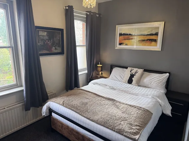 Compact Double Room، OYO Cornerstone Manor Hotel 3/10