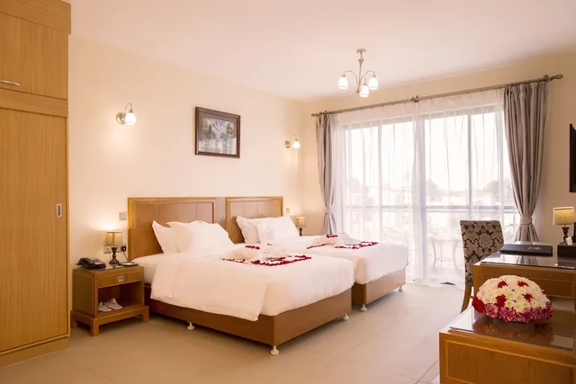 جناح بسرير كينج، Lotos Inn Suites 2/3