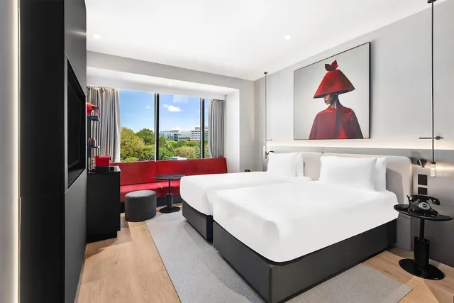 غرفة بريميوم بسرير كينج، Radisson RED Auckland 2/10