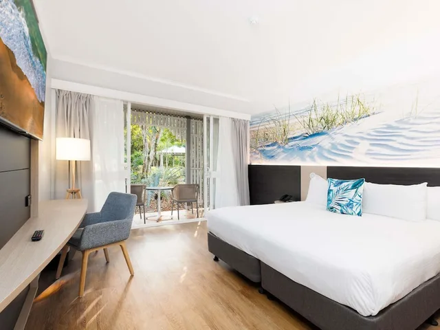 Classic, Double Bed, Sofa, Accessible, Novotel Sunshine Coast Resort 1/2