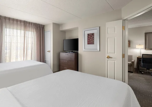 جناح لذوي الإعاقة، Staybridge Suites Indianapolis Airport 4/10
