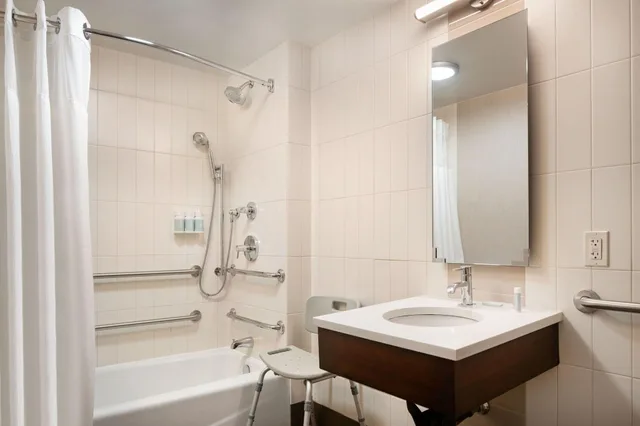 Suite, King Bed, Residence Inn by Marriott New York Manhattan/ Midtown Eastside 8/10
