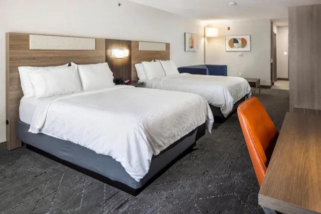 جناح لذوي الإعاقة، Holiday Inn Express Hotel And Suites Festus South St Louis 4/5