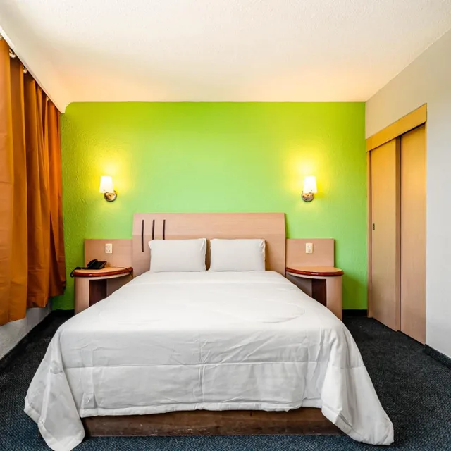 جناح جونيور، Hotel Arizona 1/6