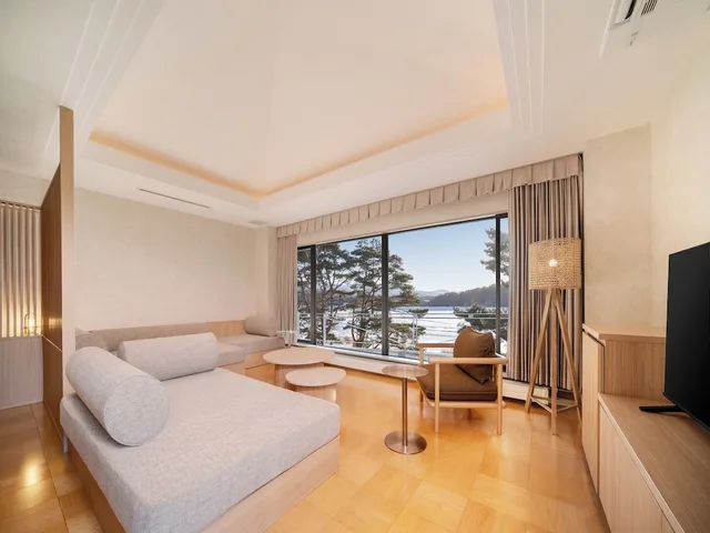 غرفة ديلوكس عائلية بسريرين منفصلين وسريرين مزدوجين مع أريكة، Hotel Anbient Tateshina 6/9