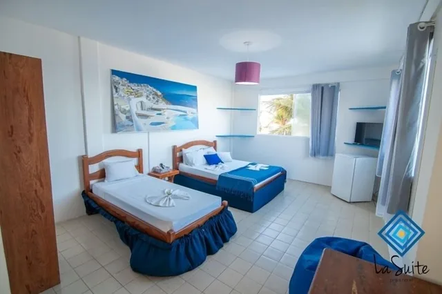 Master, Suite, Triple, 1 Double and 1 Single Bed, La Suite Praia 2/10