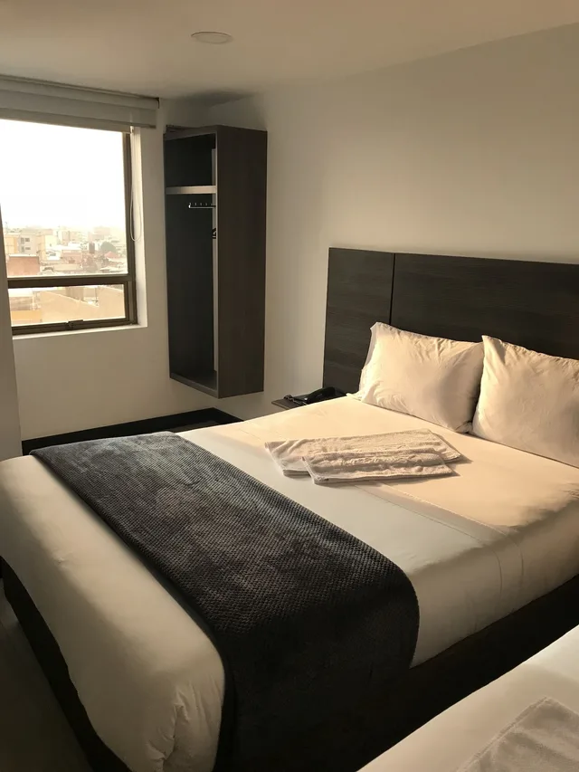 غرفة قياسية ثلاثية بسرير مزدوج وسرير فردي، Hotel Express 53 1/4