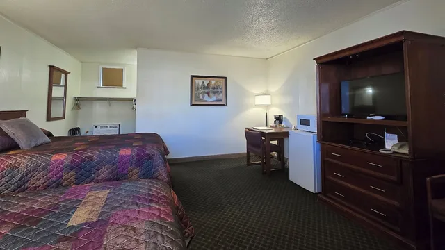 غرفة بسريرين كوين، Gateway Inn 2/10