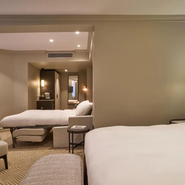 جناح جونيور بسرير كينج، Radisson Blu Hotel London Bond Street 2/4
