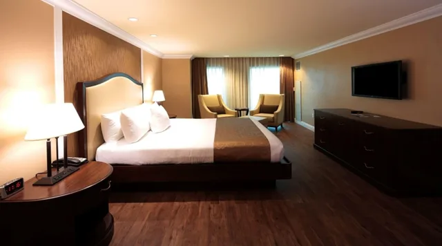 Premium, Double Bed, South Point Hotel Casino and Spa 2/2