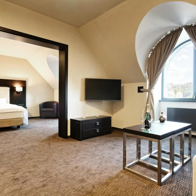 Suite, Victory 5/7