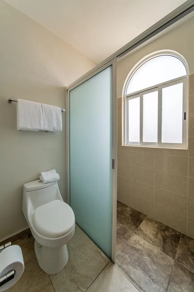 غرفة قياسية بسرير مزدوج بإطلالة على البحر، Villas Coral Huatulco 3/3