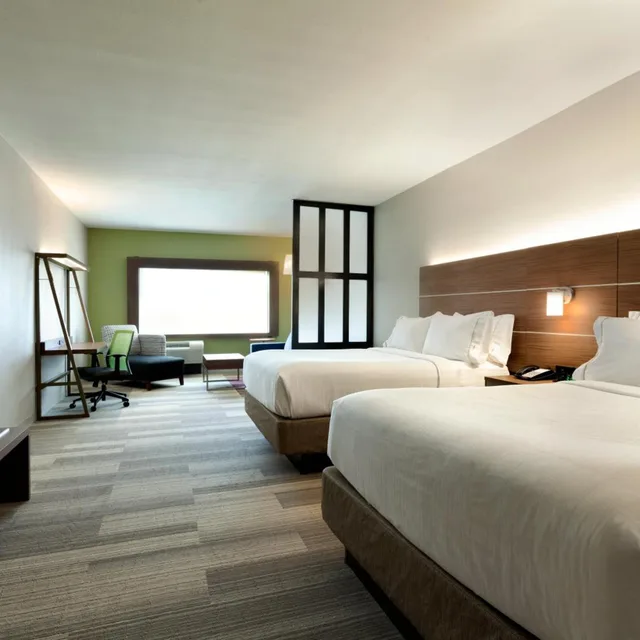 جناح لذوي الإعاقة، Holiday Inn Express & Suites Mcallen - Medical Center Area 2/4