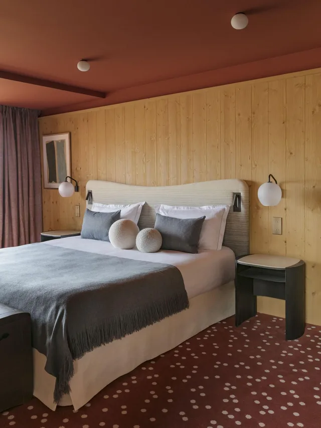 جناح سوبيريور، Hotel Le Coucou 2/3