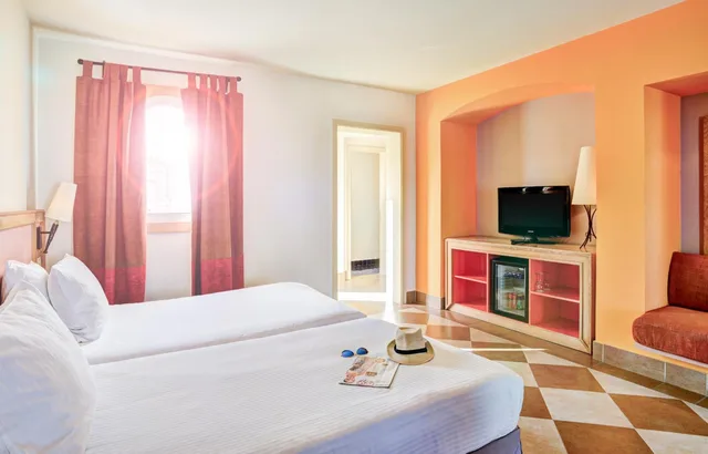 Standard, Twin Beds, Pool Side, Palm Wing، Novotel Sharm El Sheikh Beach Side 5/10