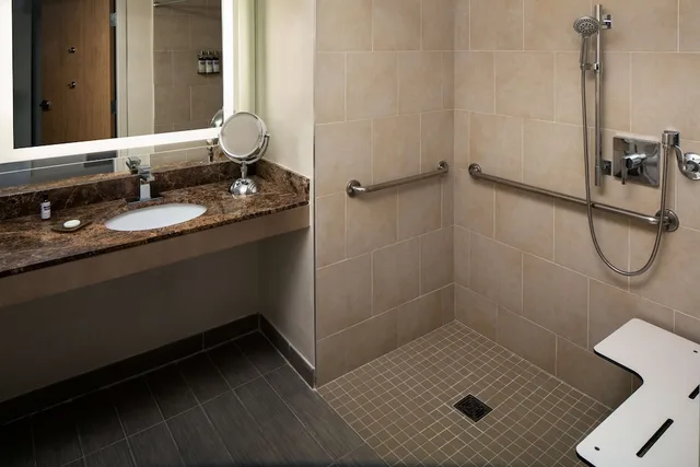 غرفة بسرير كينج لذوي الإعاقة، Hyatt Regency Jacksonville Riverfront 4/4