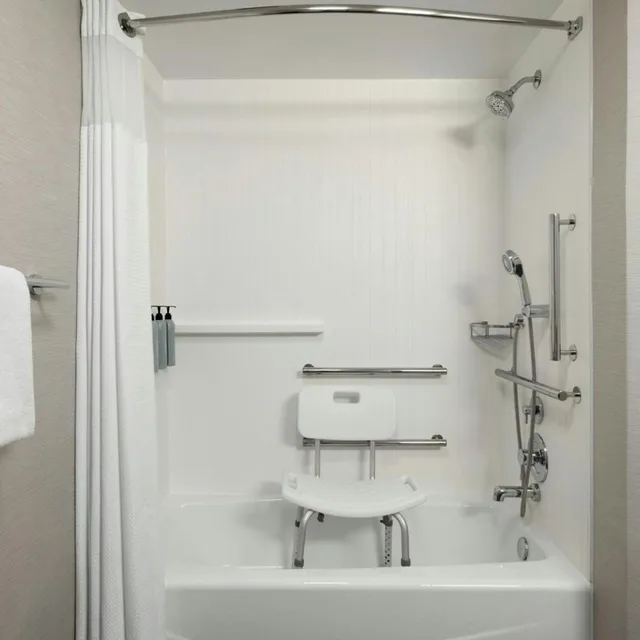 Room, King Bed, Bathtub, Accessible, Courtyard By Marriott Kokomo 5/6