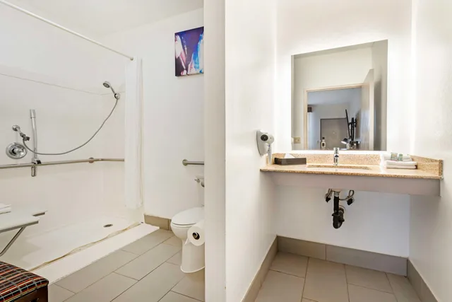 غرفة بسريرين مزدوجين، Best Western Marina State Beach 8/9