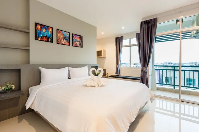 غرفة ديلوكس بسرير مزدوج، Evergreen Suite Hotel 1/1