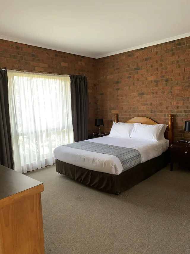 غرفة قياسية بسرير كوين، FEDERATION MOTOR INN 1/2