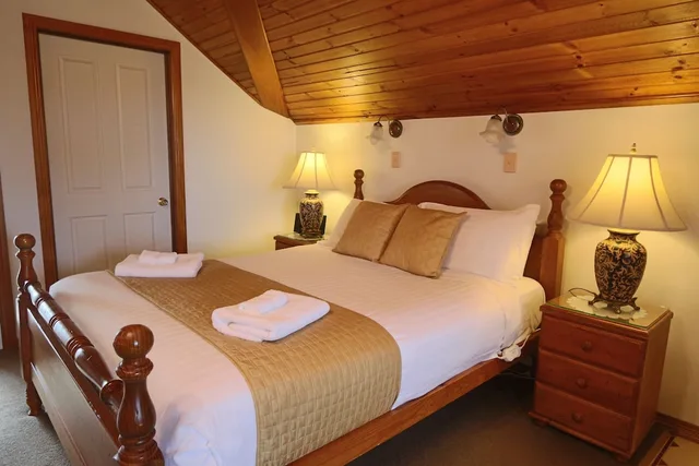 Spa, Suite, Queen Bed، Swansea Cottages & Motel Suites 1/10
