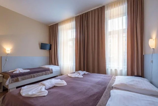 غرفة ثلاثية بسرير مزدوج وسرير فردي، PRAGUE CENTRE PLAZA 1/10