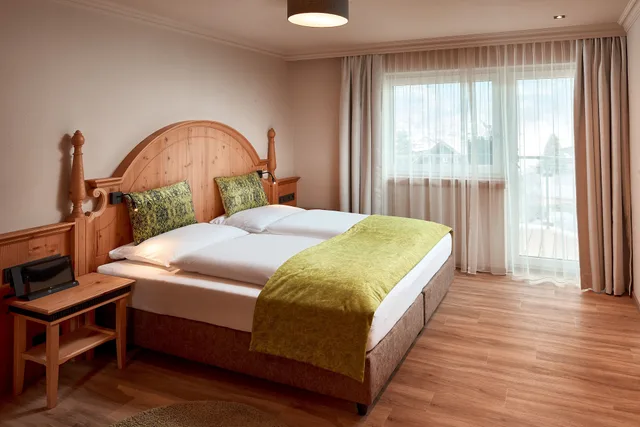 غرفة سوبيريور بإطلالة على الجبل بشرفة مفردة بسرير كينج، Hotel Sonnblick 3/5