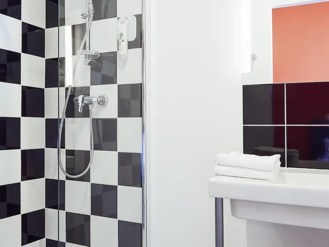 Standard, Double Bed, Ibis Styles Marseille Vieux Port 8/10