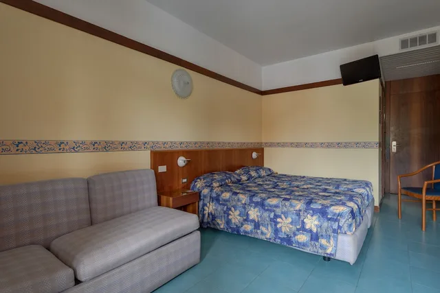 غرفة بسريرين منفصلين، Royal Hotel Garda 2/3