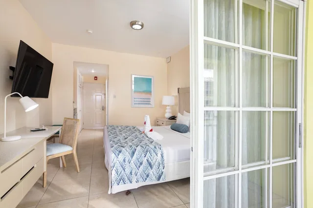 غرفة قياسية بسرير كينج، Bay Gardens Hotel 6/9
