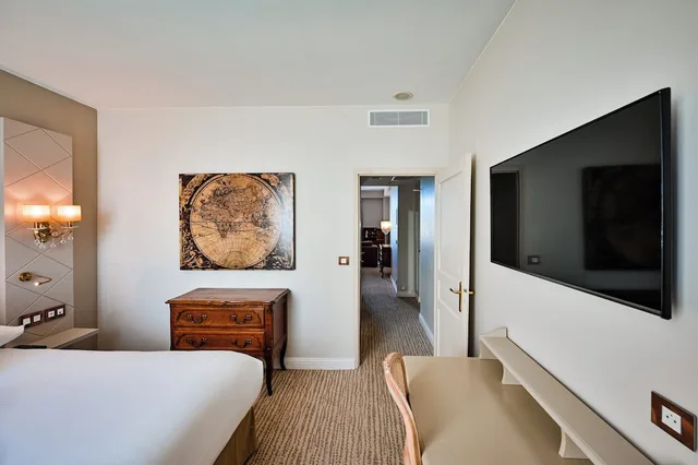 Riviera, Suite, 2 King Beds, Partial Sea View, GRAND HOTEL DES SABLETTES PLAGE, CURIO COLLECTION BY HILTON 2/9