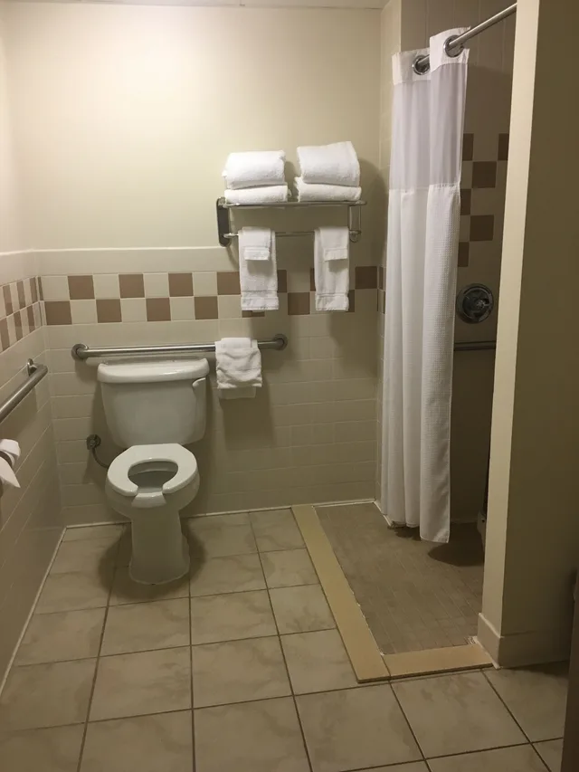 غرفة بسريرين كوين لذوي الإعاقة، Americinn By Wyndham Monmouth 7/8